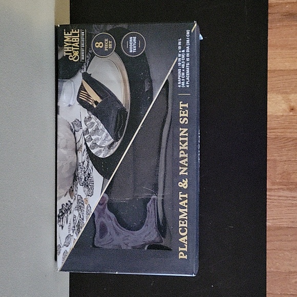 Placemat & Napkin Set - Picture 2 of 8